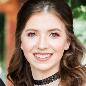 Meet your Posher, Francesca